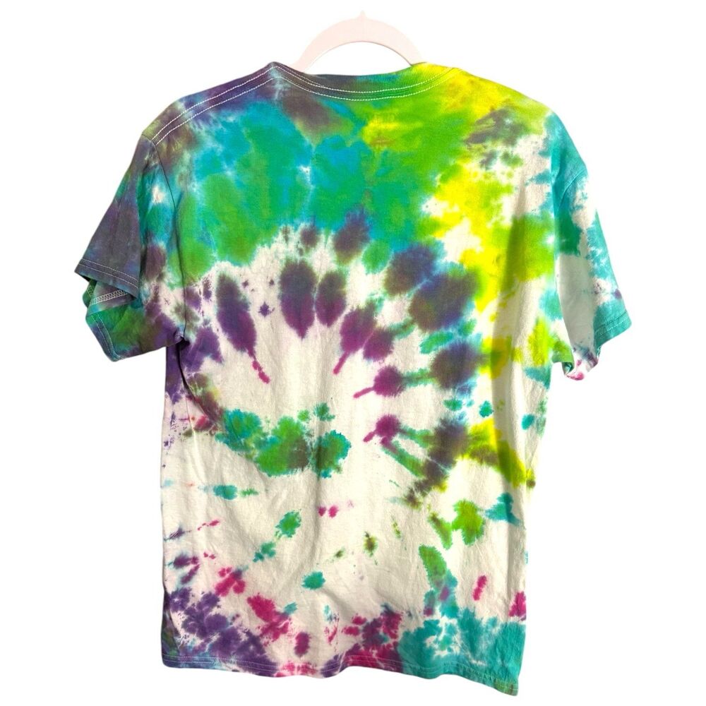 Psychedelic Tie-Dye Vibes Gildan Tee - Size M | Funky Graphic T-Shirt